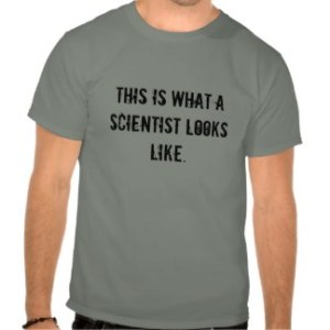 funny_this_is_what_a_scientist_looks_like_science_tshirt